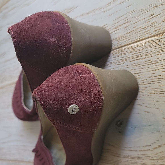 🍒Ugg Berry Suede Sherpa lined wedges 7 - Picture 4 of 6